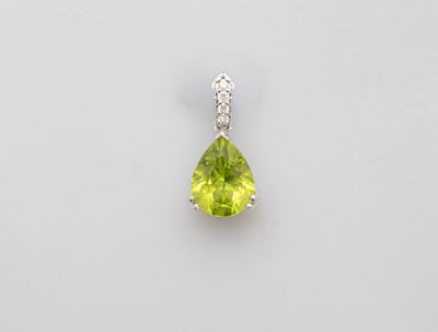 Pendentif goute en or gris 750°/°° (18K), serti d'un péridot…