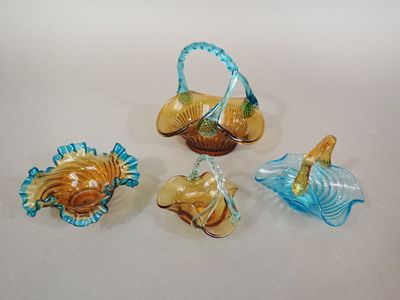 PORTIEUX, attribué à. Ensemble en verre teinté bleu et ocre,… - Photo 1