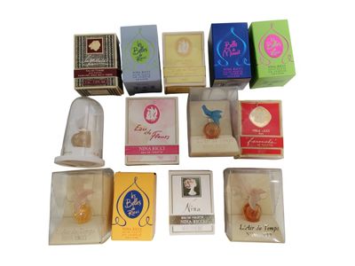 Lot de 13 miniatures relatives à l'univers de la parfumerie … - Photo 1