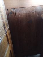 Buffet en chêne ouvrant à deux tiroirs en ceinture, ouvrant … (photo 6)