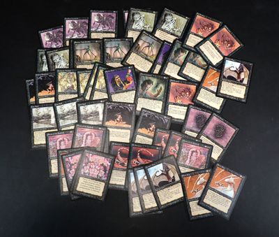 beaucoup de cartes sur la table