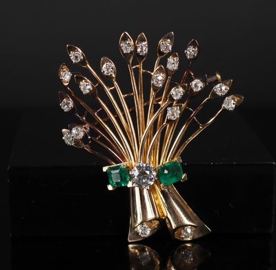 Importante broche en forme de gerbe de fleurs or jaune 750, …