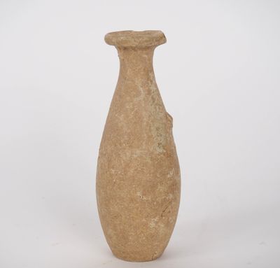 Petite cruche punique en terre cuite beige. - Photo 1