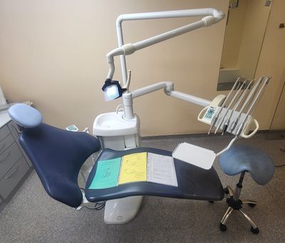 PLANMECA unité dentaire PROLINE PM 2002 comprenant : 1 faute…