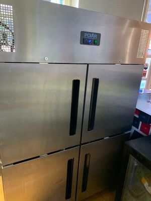 Armoire positive, à 4 portes, de marque POLAR, modèle CW195E…