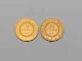deux pièces d'or, dont l'une est ornée d'une couronne et l'autre d'une couronne