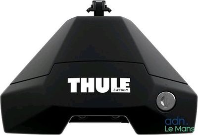 thule roof box with thule logo on it