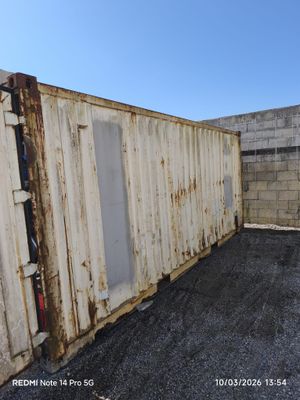Conteneur complet a vider près de Royan Principalement outil…