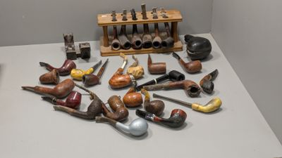 de nombreux types de tabacs à pipe différents sur la table