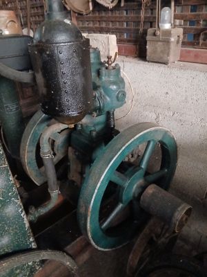 a machine that is sitting inside of a building