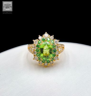 Bague cocktail en or jaune 750°/.(18K), ornée d'une belle To…