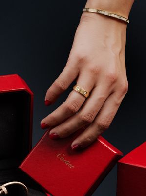 CARTIER Bague Modèle "Love" en or jaune 750 millièmes sertie…