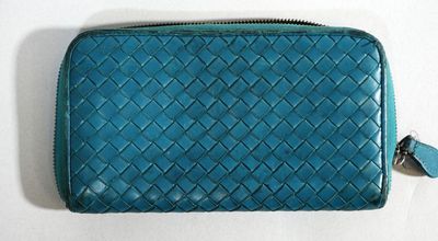 BOTTEGA VENETA Portefeuille en cuir bleu