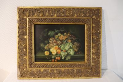 a picture of a painting of flowers in a gold frame