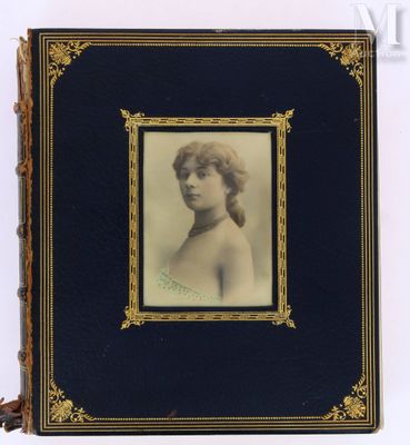 [CURIOSA] Album «J. Amour - A travers la serrure»,