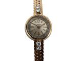 une montre-bracelet de femme ornée de diamants