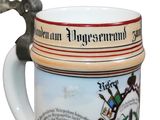 a beer mug that has a handle on it