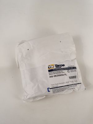 un sac de nourriture posé sur une table