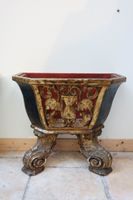 Une paire de jardinière italienne en bois polychrome et stuc… (photo 6)