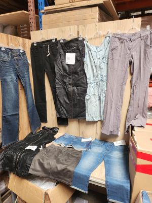 Lot de 9 vêtements femme, tailles 36, différents coloris. Les articles