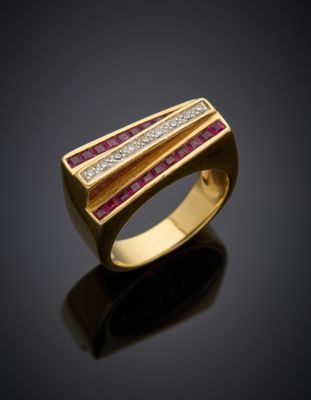 une bague en or sertie de saphirs roses et de diamants