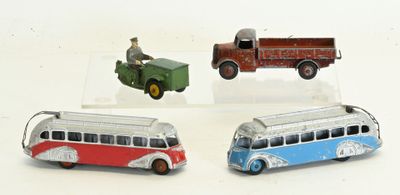 DINKY TOYS (F & GB), 4 véhicules au 1/43ème et échelle voisine, en l'é - Photo 1