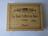 a wooden box with a sign that says la tour eiffel en boiss