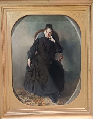 tableau représentant une femme en robe noire assise sur une chaise