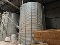 Silo d'intérieur de stockage (vide) (photo 2)