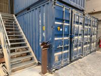 Container maritime bleu (Année: 2020)