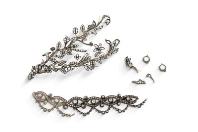 trois paires de bijoux anciens en argent, dont une tia tia tia tia tia tia tia tia tia tia tia tia tia tia tia tia tia tia tia tia tia tia tia tia