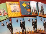un grand nombre de livres posés sur une table