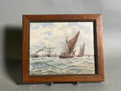 une photo d'une photo d'un bateau dans l'eau