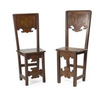 PAIRE DE CHAISES EN NOYER ET MARQUETERIE