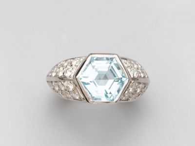 an art deco aquamarinee and diamond ring
