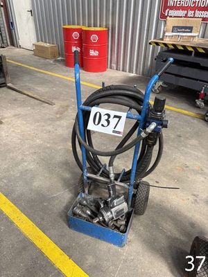 une image représentant un diable bleu auquel est fixé un tuyau