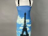 un tablier orné d'une illustration de la Tour Eiffel