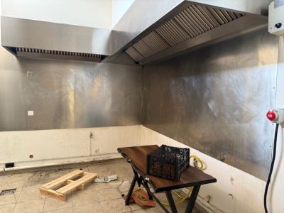 une image d'une cuisine en cours de rénovation