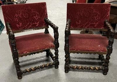Paire de chaires à bras en bois naturel sculpté et tourné, l…