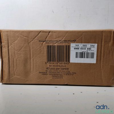 une image représentant une boîte en carton sur laquelle figure un code-barres