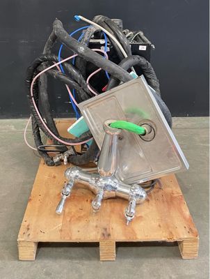 l'image d'une machine posée sur une palette