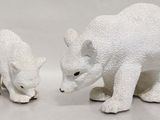deux figurines représentant un ours polaire et un ours polaire