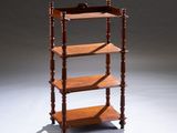 une étagère ancienne en bois comportant trois tablettes de chaque côté