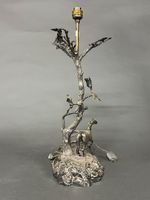 Lampe en bronze argenté représentant un cheval au pied d'un … (photo 2)