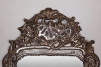 Miroir rectangulaire en bois sculpté, mouluré et argenté, le… (photo 2)
