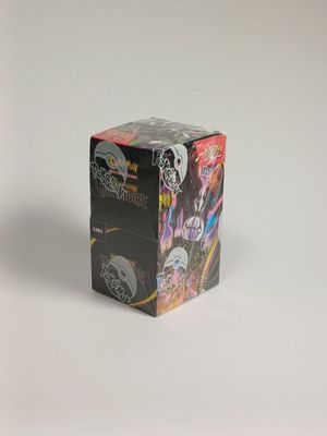une image représentant une boîte de jeux de cartes sur fond blanc
