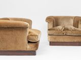 paire de fauteuils de salon de style « mid-century » en velours, dotés de pieds en bois