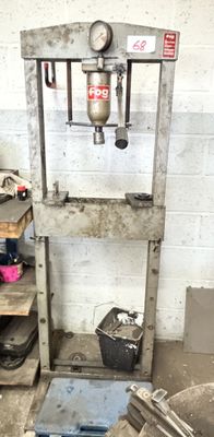 a machine that is sitting in the middle of a room