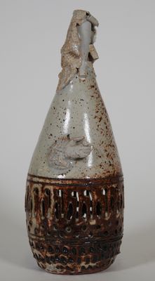SCULPTURE anthropomorphe en grès émaillé brun et blanc nuanc…
