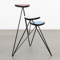 Un support décoratif pour plantes, en Formica et métal patin… (photo 5)